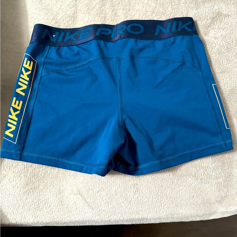 NWOT Nike workout shorts